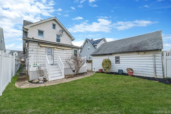 $695,000 | 247-18 137th Avenue | Queens