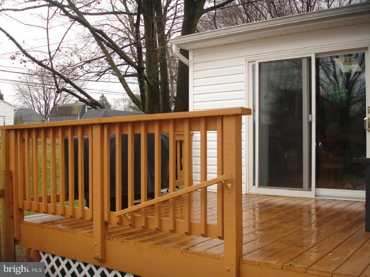 209 Tuscany Road Aston, PA 19014 - Photo 3 of 23 Deck