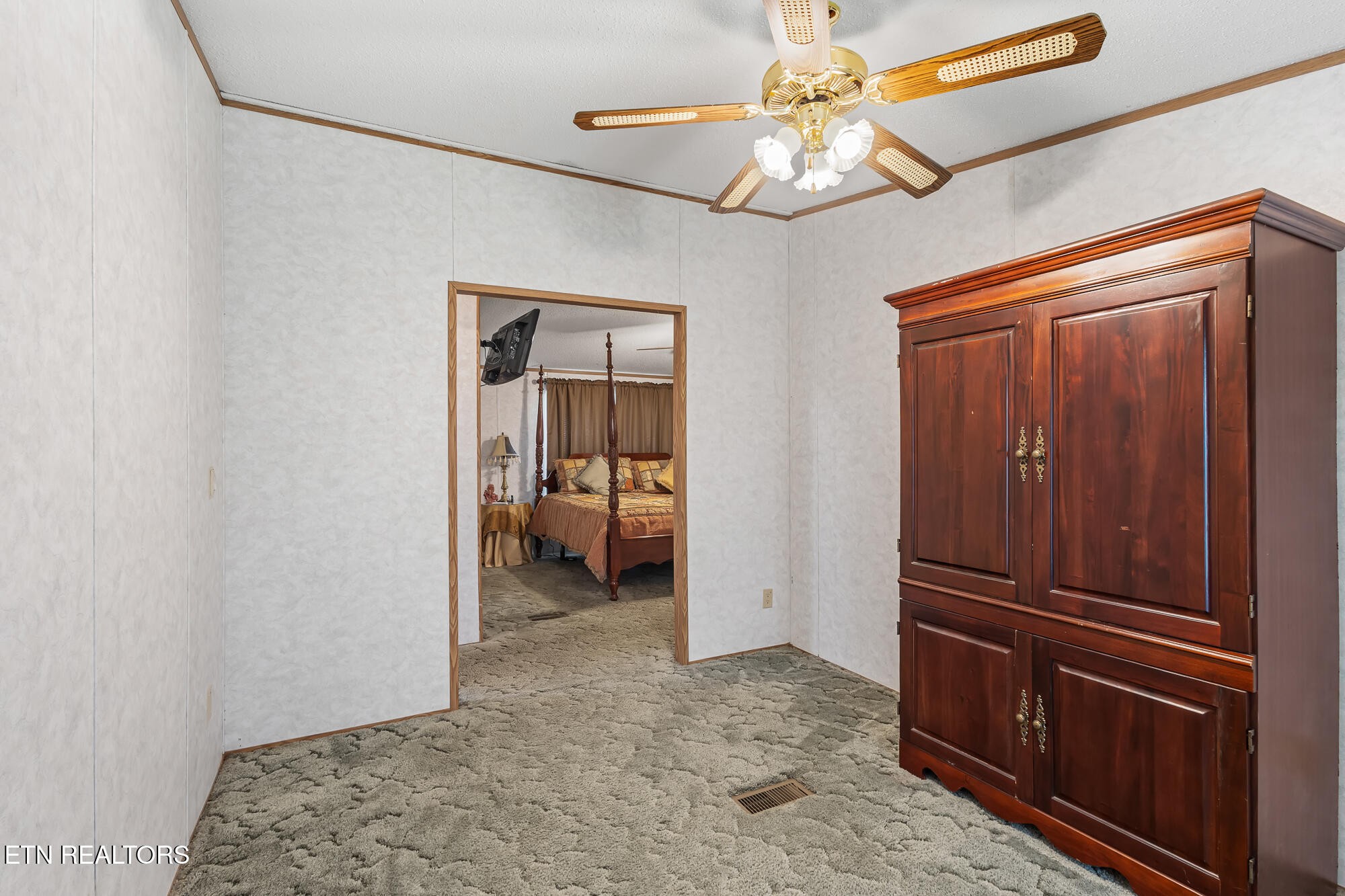 1055 Ridge Road Madisonville, TN 37354 - Photo 19 of 49 Gallery Image 19