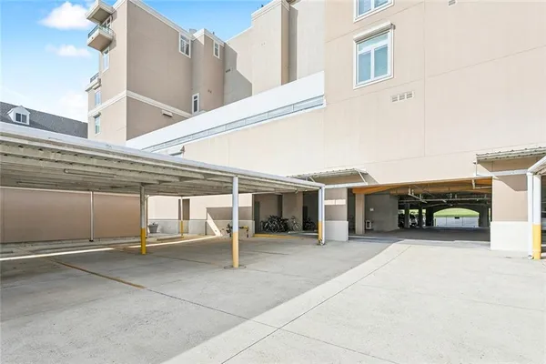 $745,000 | 400 Metairie-Hammond Highway, Unit 5E, Metairie, LA 70005