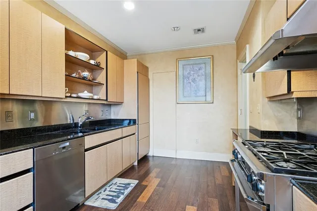 $745,000 | 400 Metairie-Hammond Highway, Unit 5E, Metairie, LA 70005