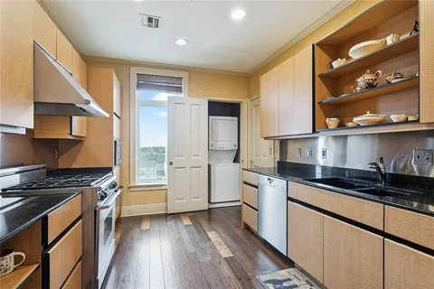 $745,000 | 400 Metairie-Hammond Highway, Unit 5E, Metairie, LA 70005