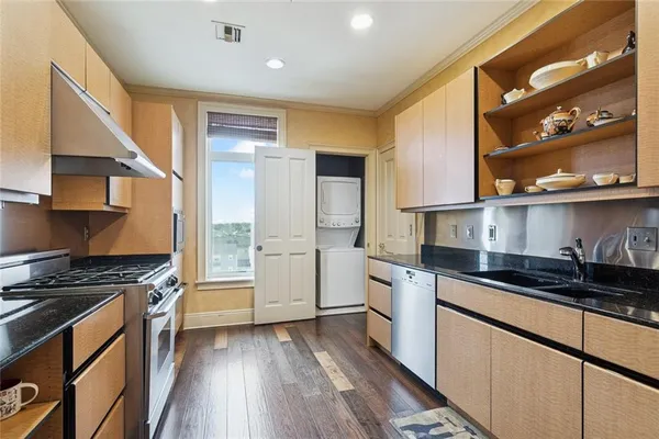 $745,000 | 400 Metairie-Hammond Highway, Unit 5E, Metairie, LA 70005