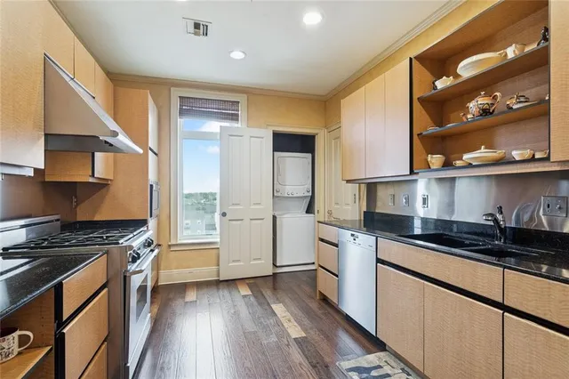 $745,000 | 400 Metairie-Hammond Highway, Unit 5E, Metairie, LA 70005