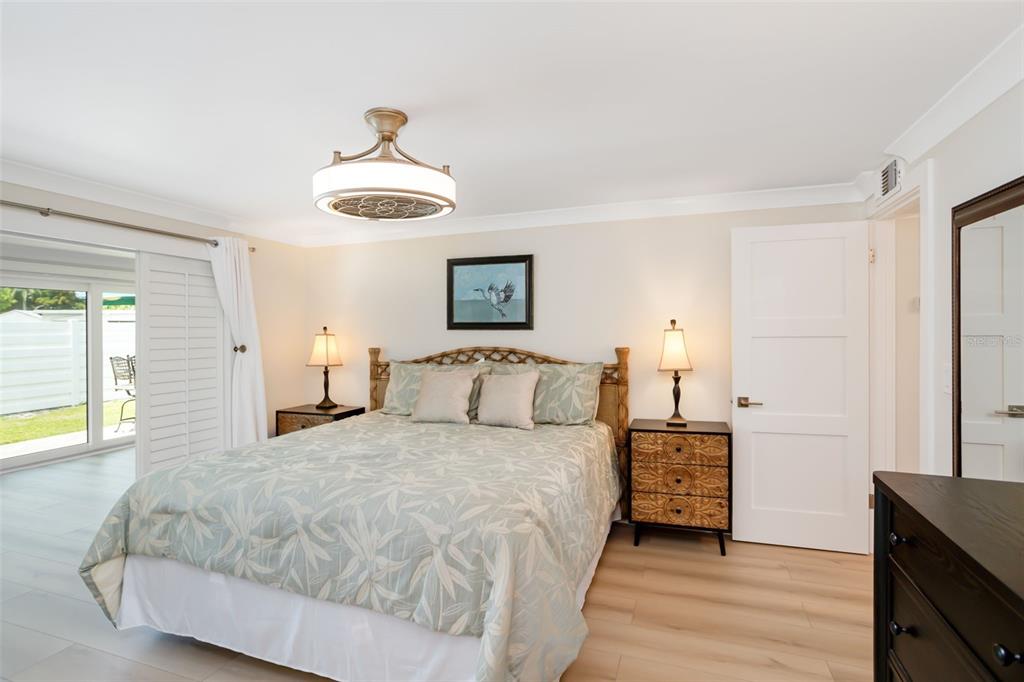 546 Spanish Drive South Longboat Key, FL 34228 - Photo 20 of 57