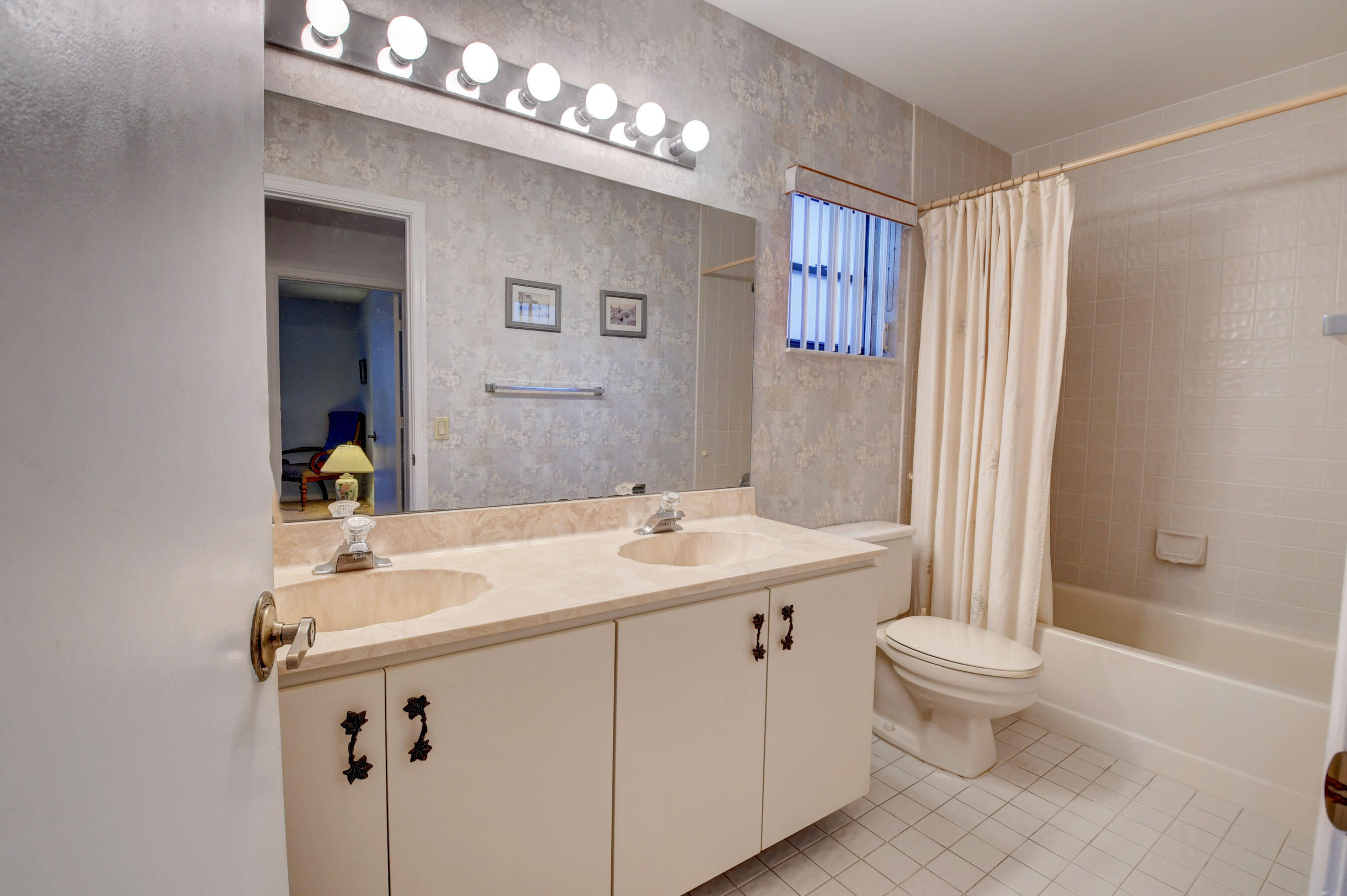 11600 Island Lakes Lane Boca Raton, FL 33498 - Photo 28 of 41 Second Bath