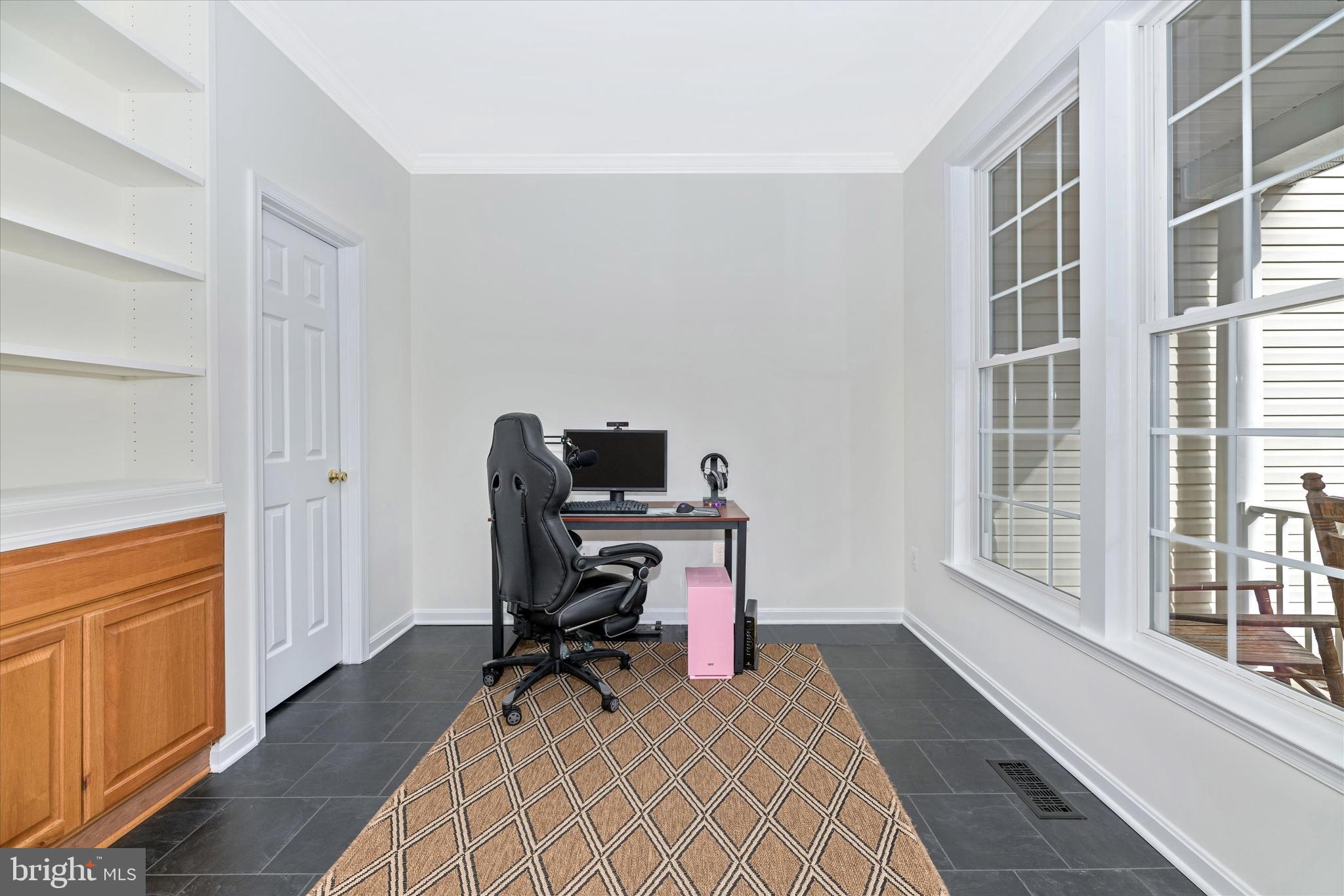 4905 Round Hill Road Frederick, MD 21702 - Photo 11 of 56 Office