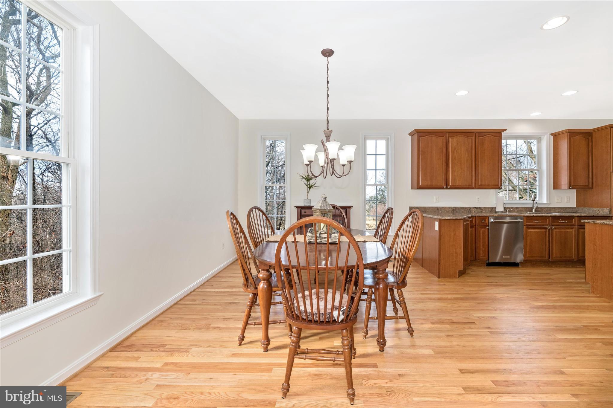 4905 Round Hill Road Frederick, MD 21702 - Photo 16 of 56 Dining Room