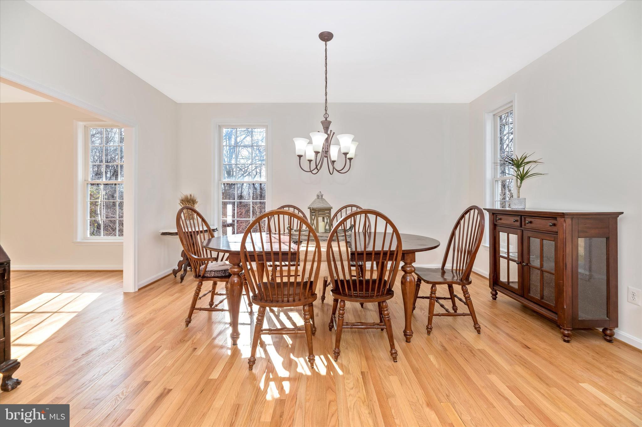 4905 Round Hill Road Frederick, MD 21702 - Photo 17 of 56 Dining Room