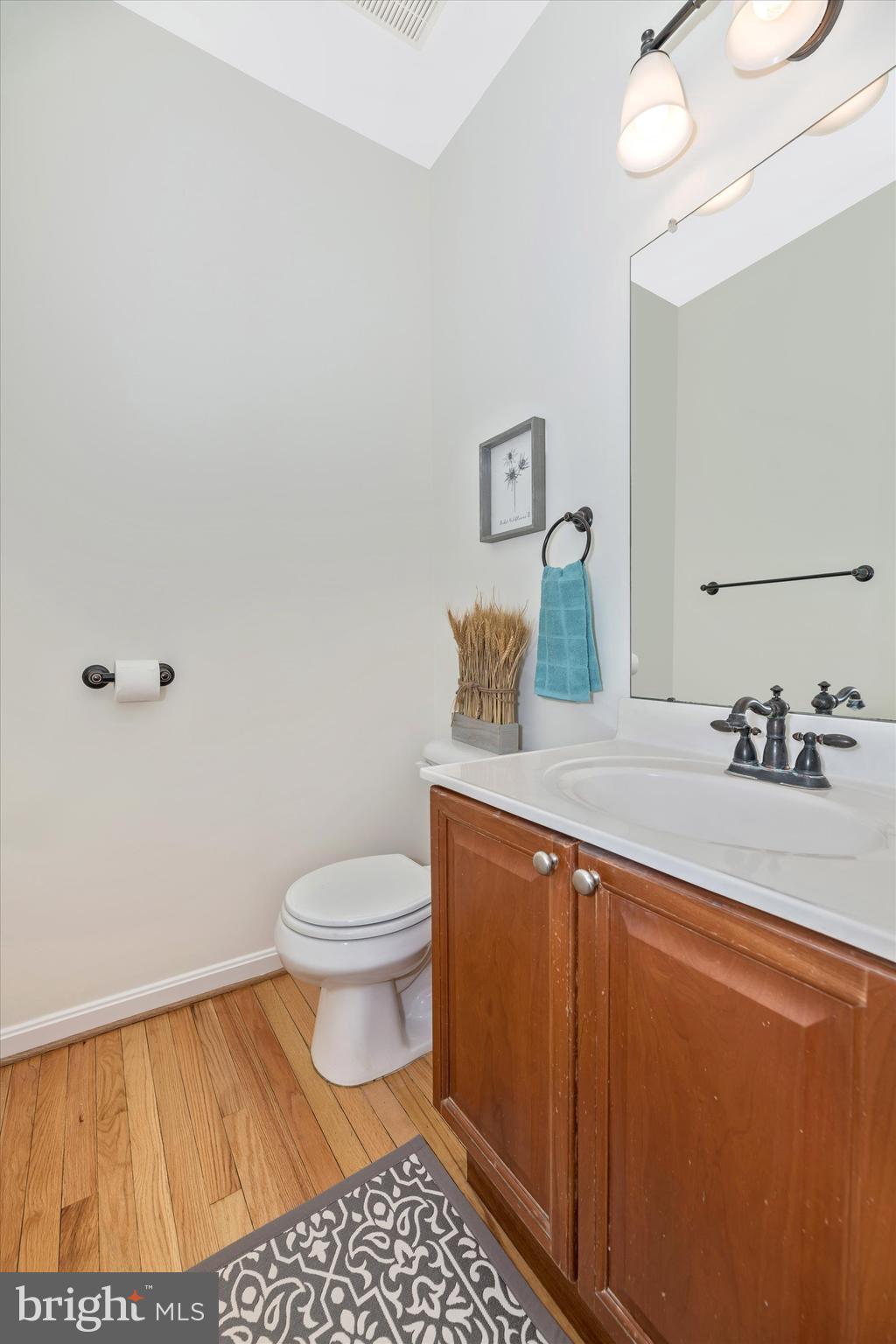 4905 Round Hill Road Frederick, MD 21702 - Photo 26 of 56 Powder Room