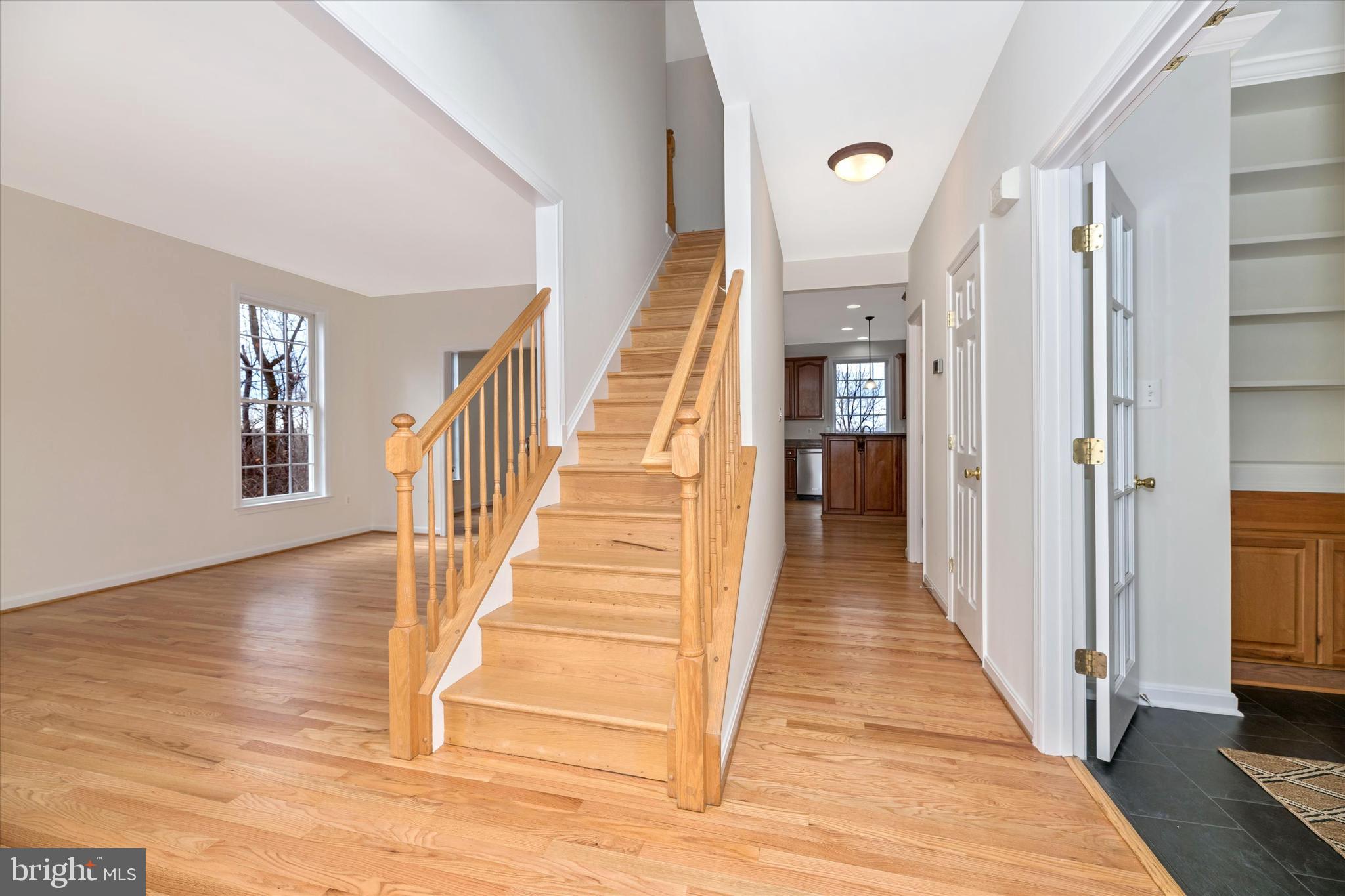 4905 Round Hill Road Frederick, MD 21702 - Photo 27 of 56 Staircase