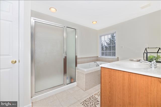 4905 Round Hill Road Frederick, MD 21702 - Photo 32 of 56 Primary Bath Room
