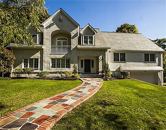 99 Pickwick Road Newton, MA 02468 - Photo 1 of 25 Gallery Image 1