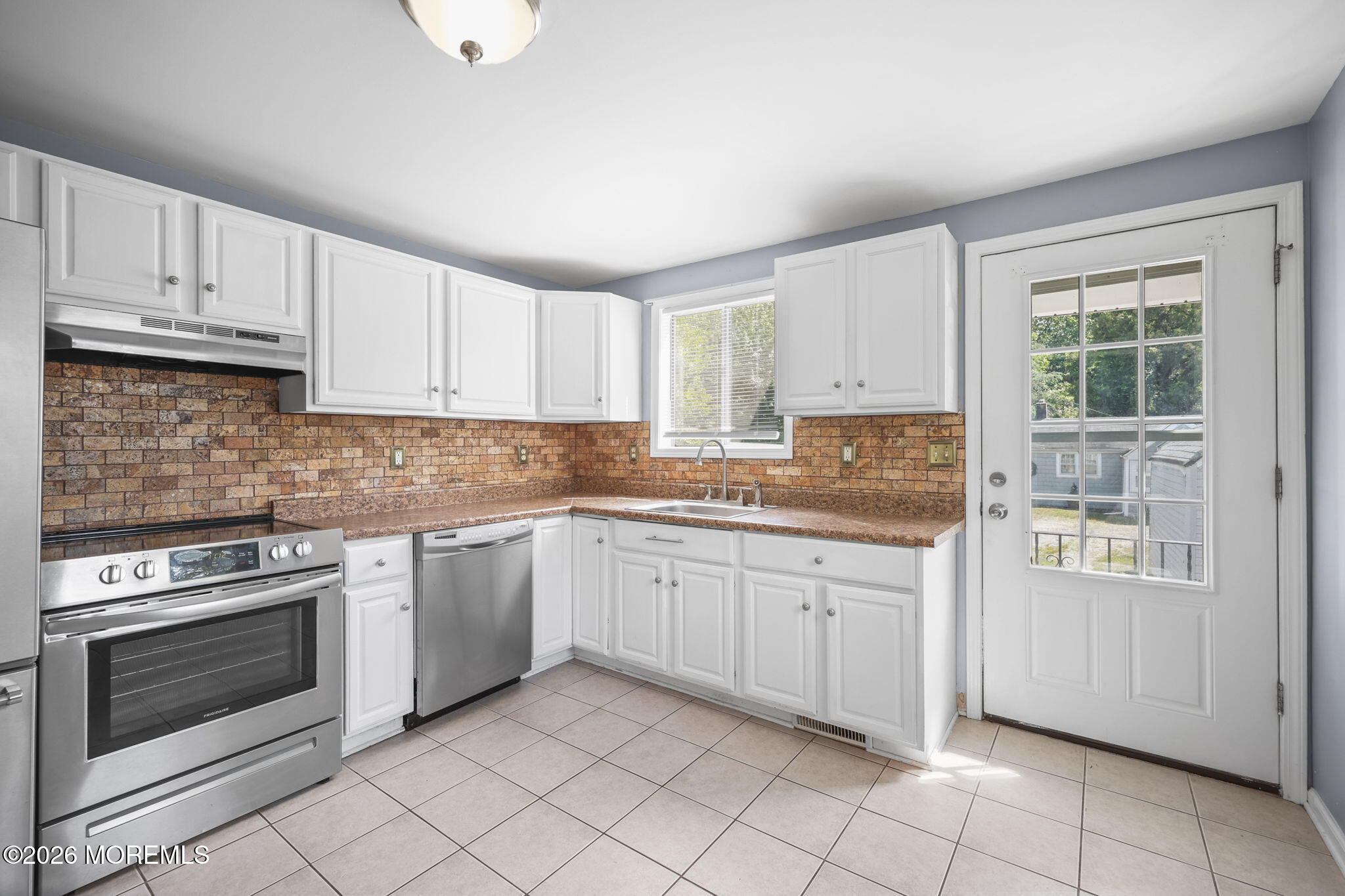 804 Nutswamp Road, Unit FRONT Red Bank, NJ 07701 - Photo 14 of 23 Kitchen