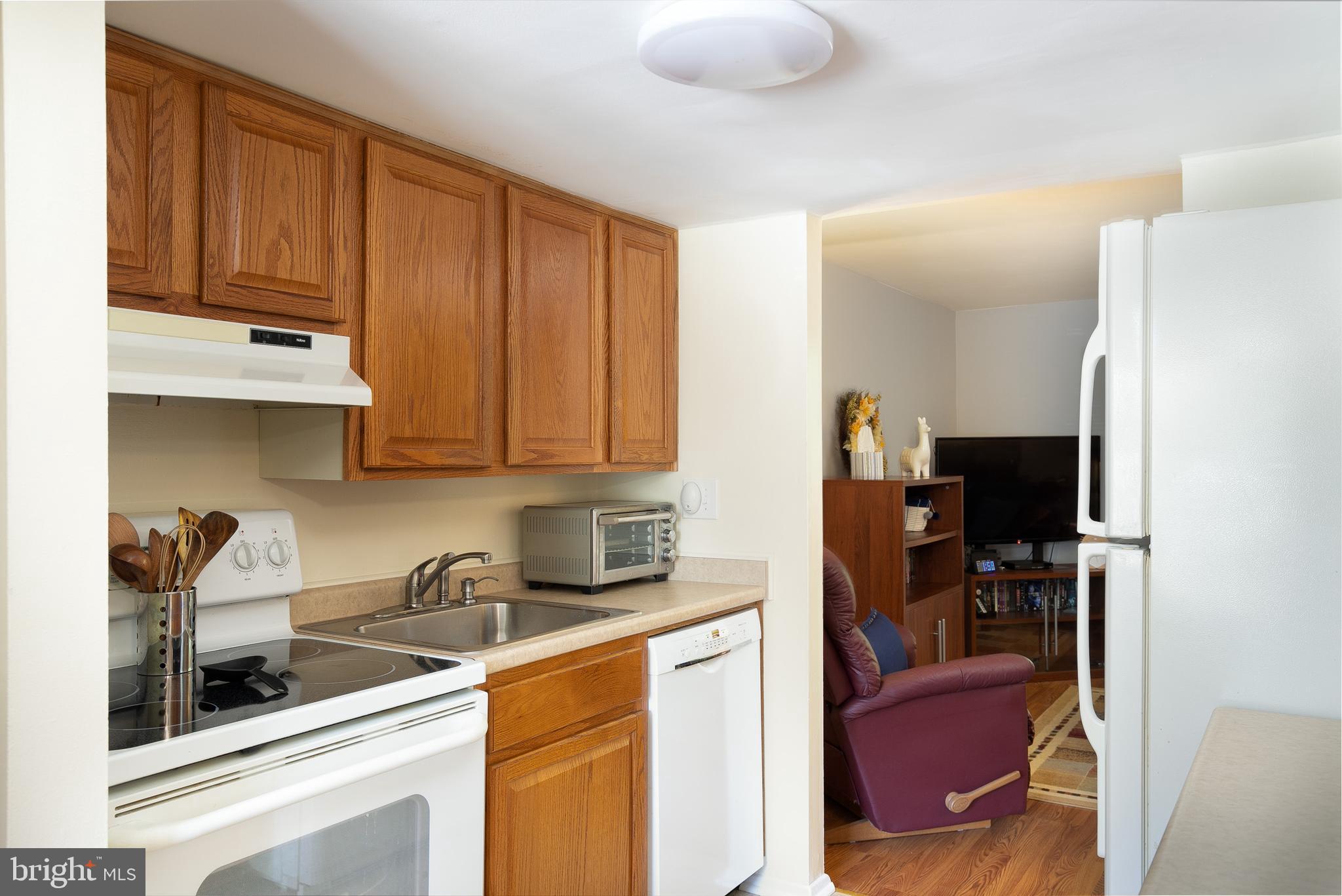 8918 Footed Ridge Columbia, MD 21045 - Photo 9 of 24 Kitchen