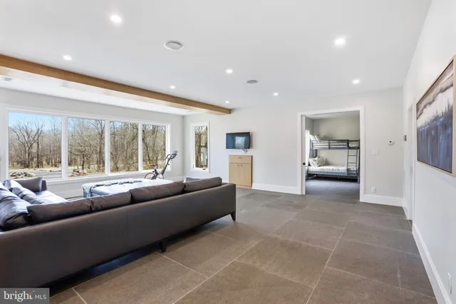 $1,800,000 | 222 Vaughndom Way, Martinsburg, WV 25404