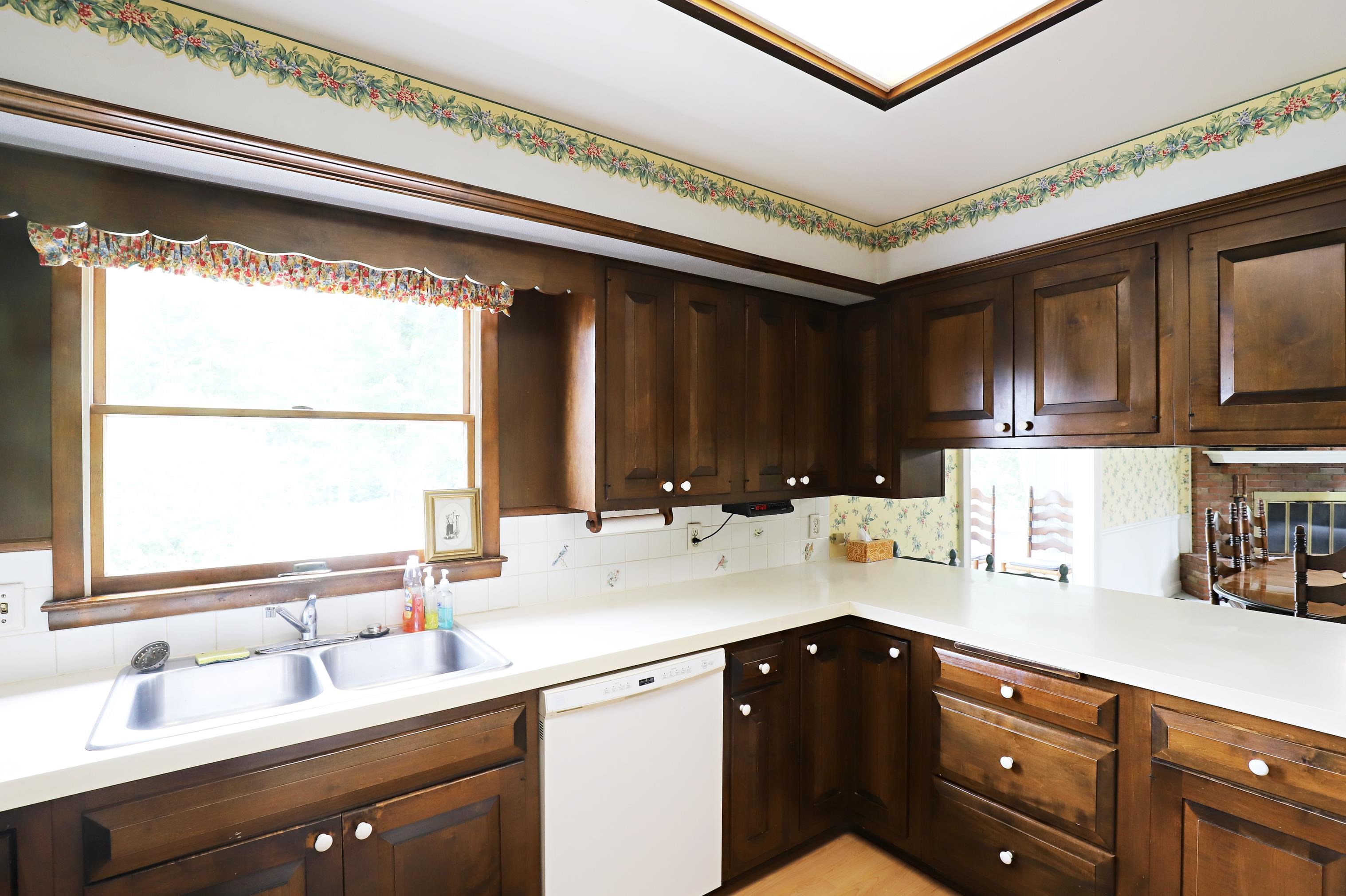 1365 East Mt Morris Road Mount Morris, MI 48458 - Photo 18 of 44 50147448-383e8f61-f728-4c40-927f-2756ea115a07.JPG