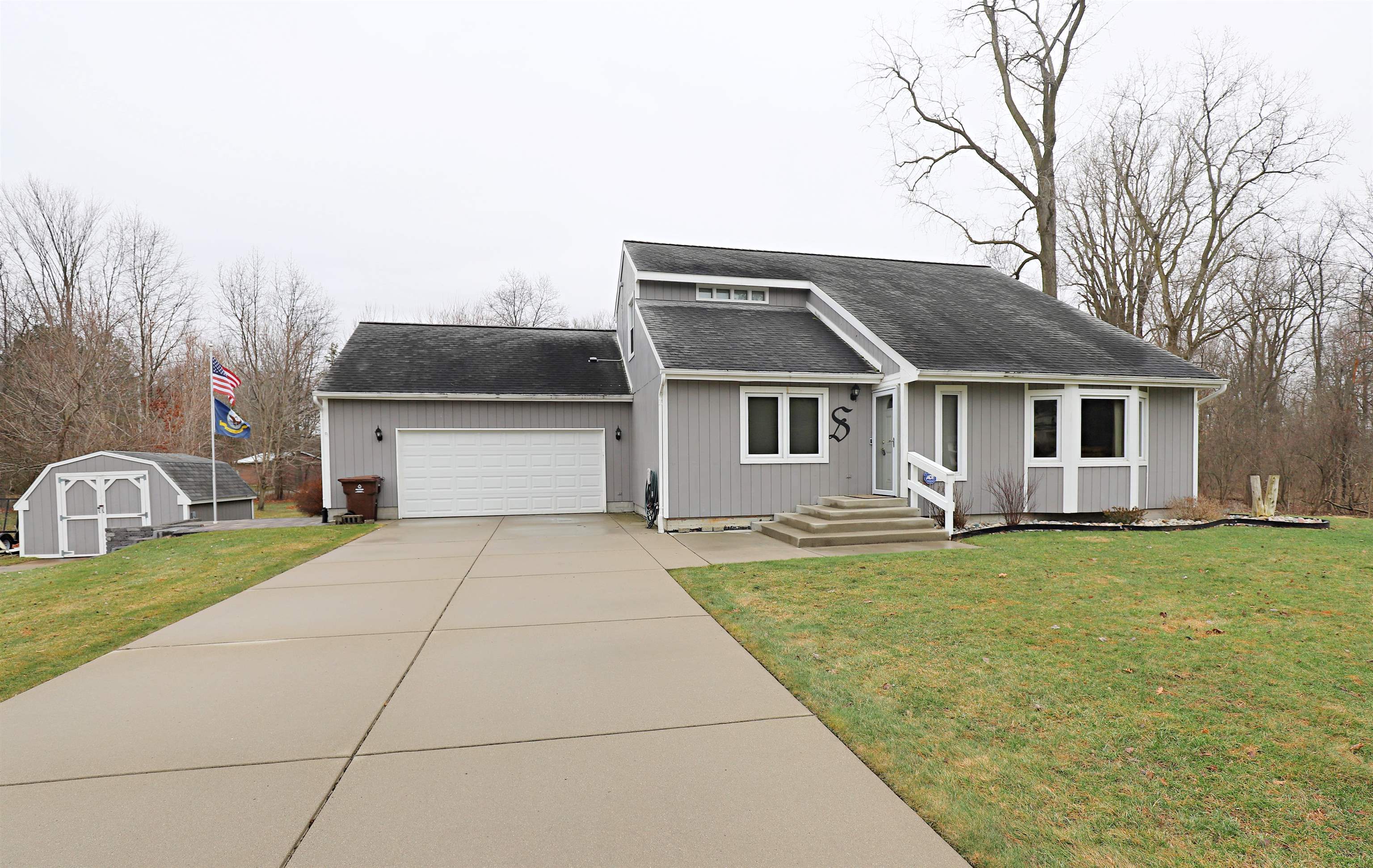 13455 Jennifer Drive Perry, MI 48872 - Photo 3 of 39