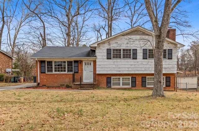 $210,000 | 3005 Twin Lakes Drive, Greensboro, NC 27407