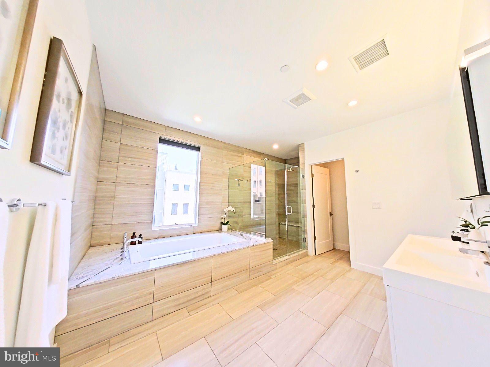 421 Wallace Street Philadelphia, PA 19123 - Photo 11 of 41 Ensuite Bathroom