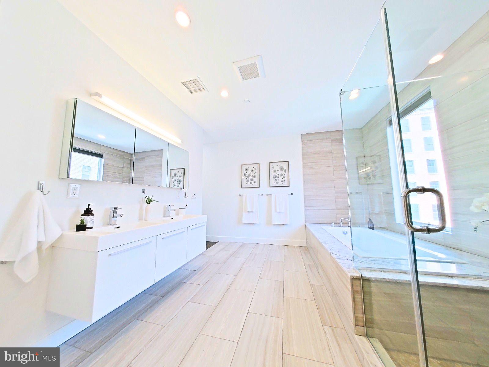 421 Wallace Street Philadelphia, PA 19123 - Photo 13 of 41 Ensuite Bathroom