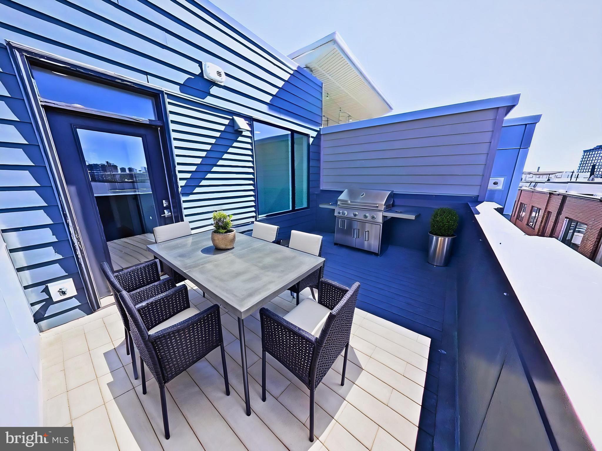 421 Wallace Street Philadelphia, PA 19123 - Photo 17 of 41 Virtually Staged Roof Deck