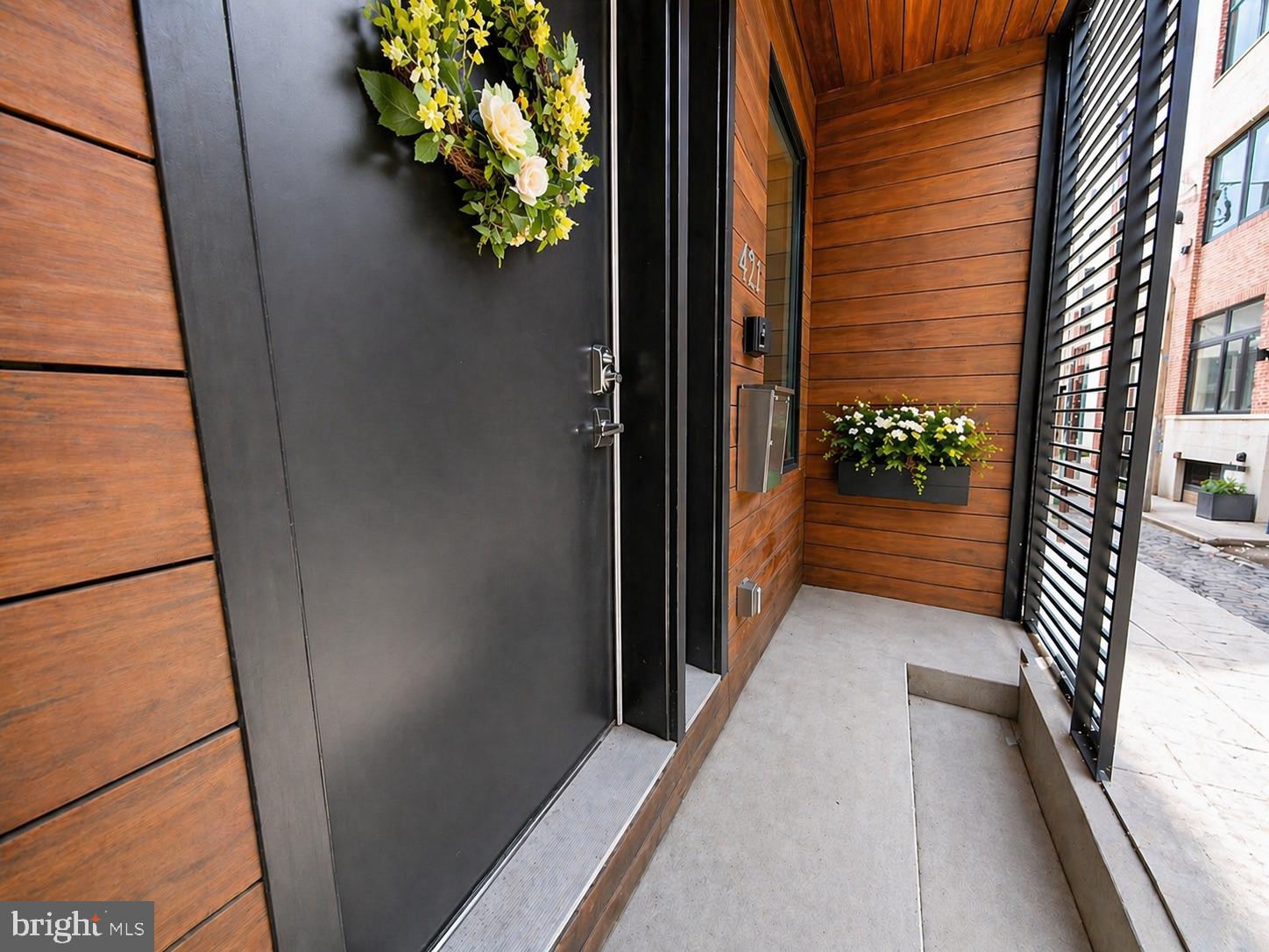421 Wallace Street Philadelphia, PA 19123 - Photo 2 of 41 Porch