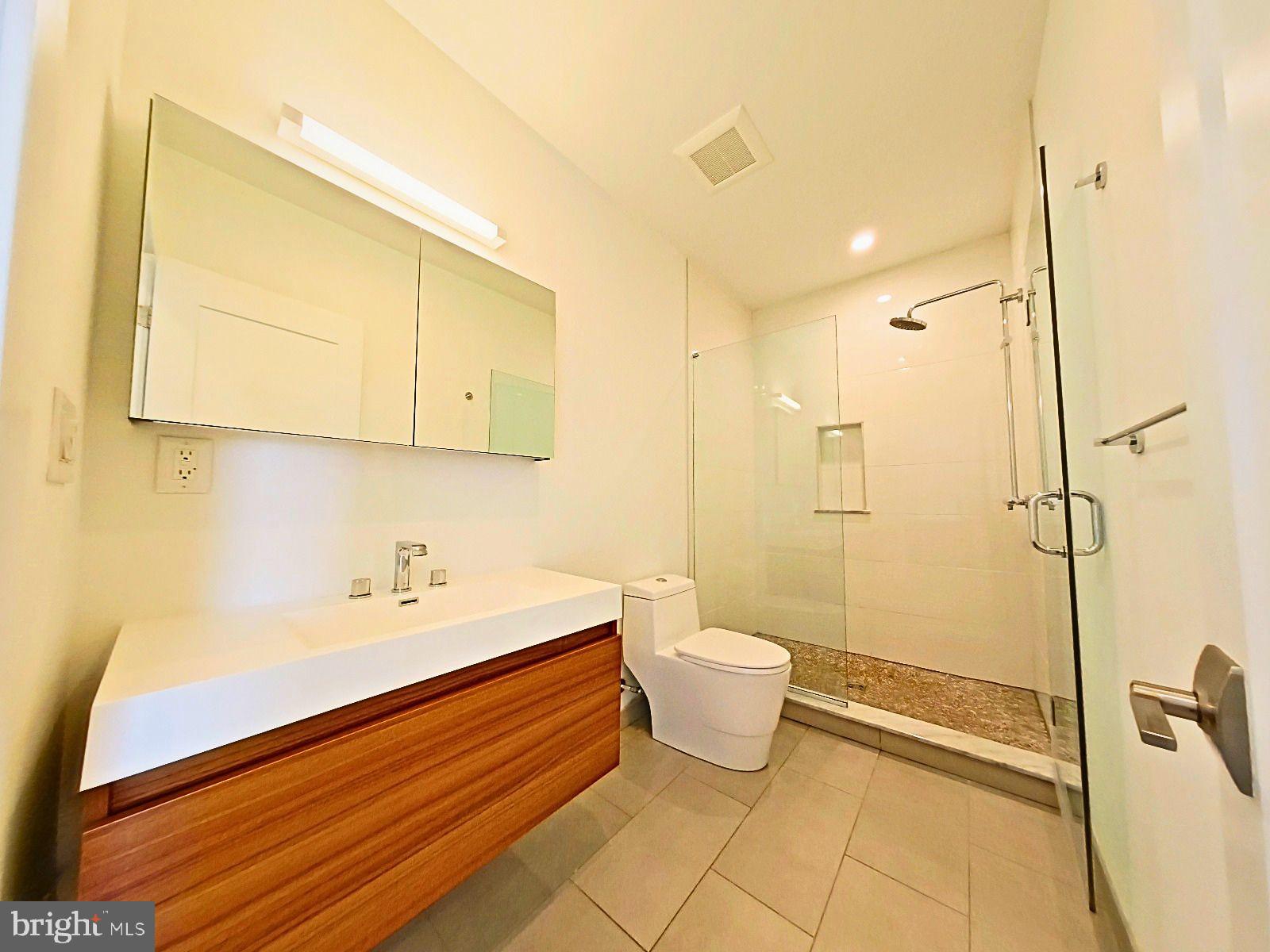 421 Wallace Street Philadelphia, PA 19123 - Photo 28 of 41 Bathroom