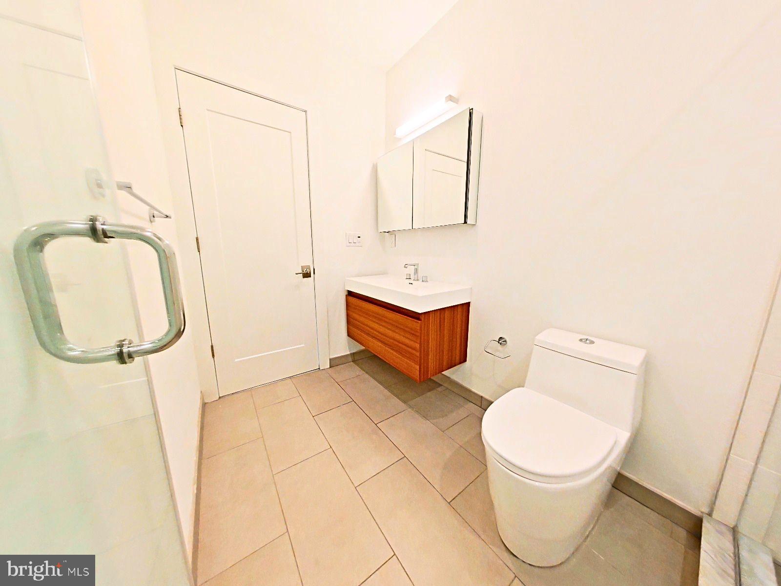 421 Wallace Street Philadelphia, PA 19123 - Photo 29 of 41 Bathroom