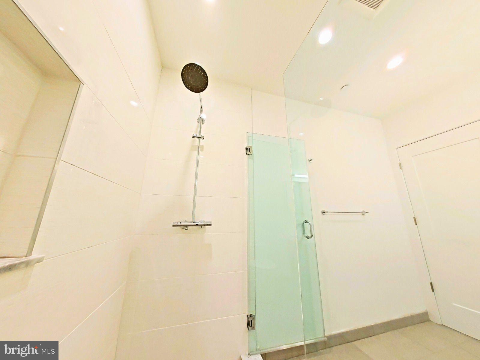421 Wallace Street Philadelphia, PA 19123 - Photo 30 of 41 Bathroom