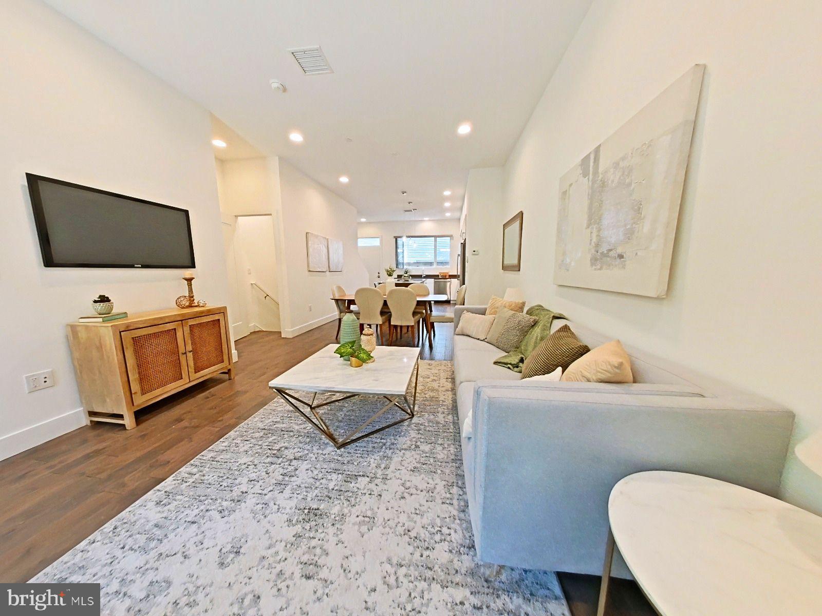 421 Wallace Street Philadelphia, PA 19123 - Photo 3 of 41 Living Room
