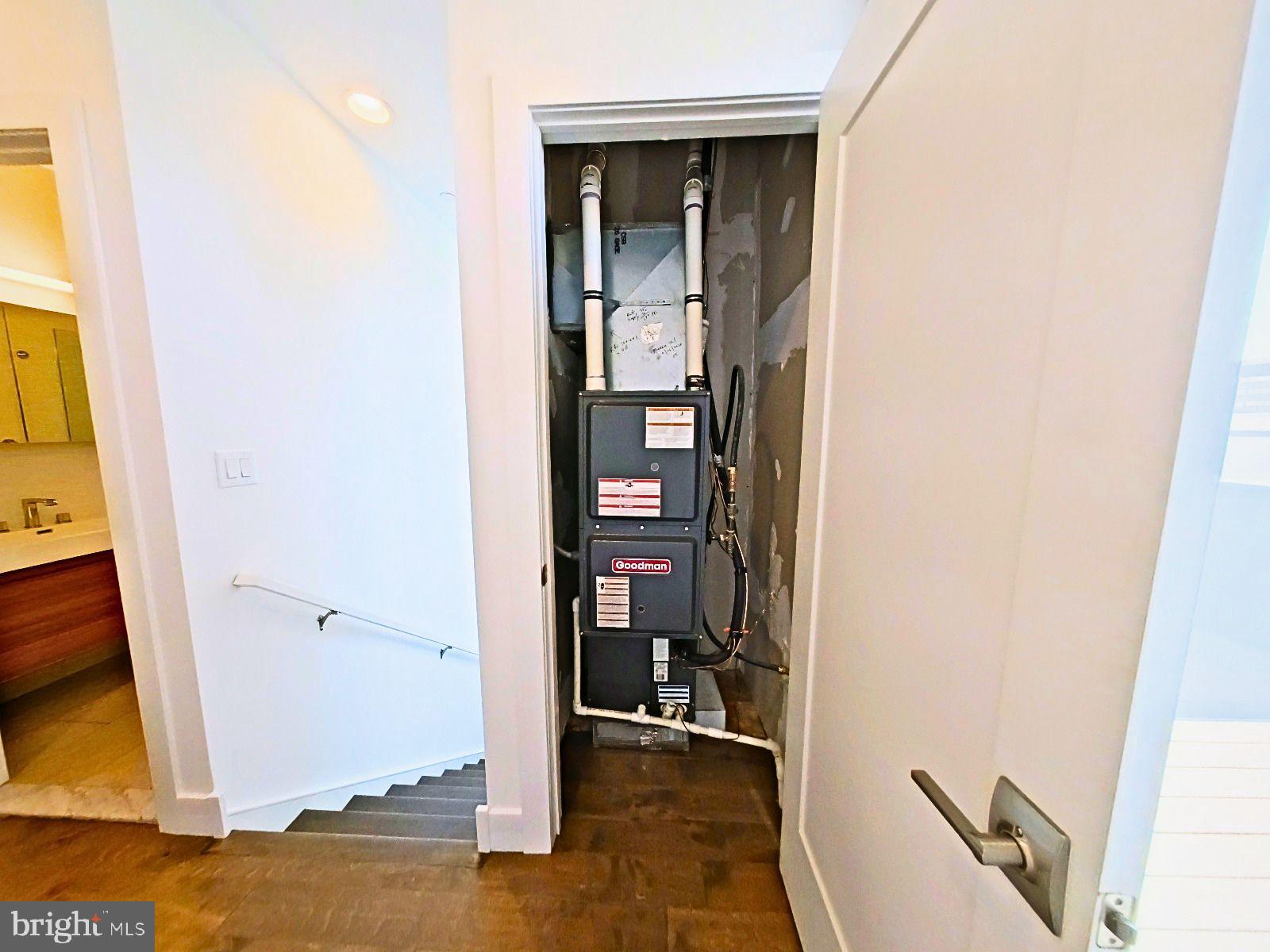 421 Wallace Street Philadelphia, PA 19123 - Photo 34 of 41 HVAC - 4th Floor