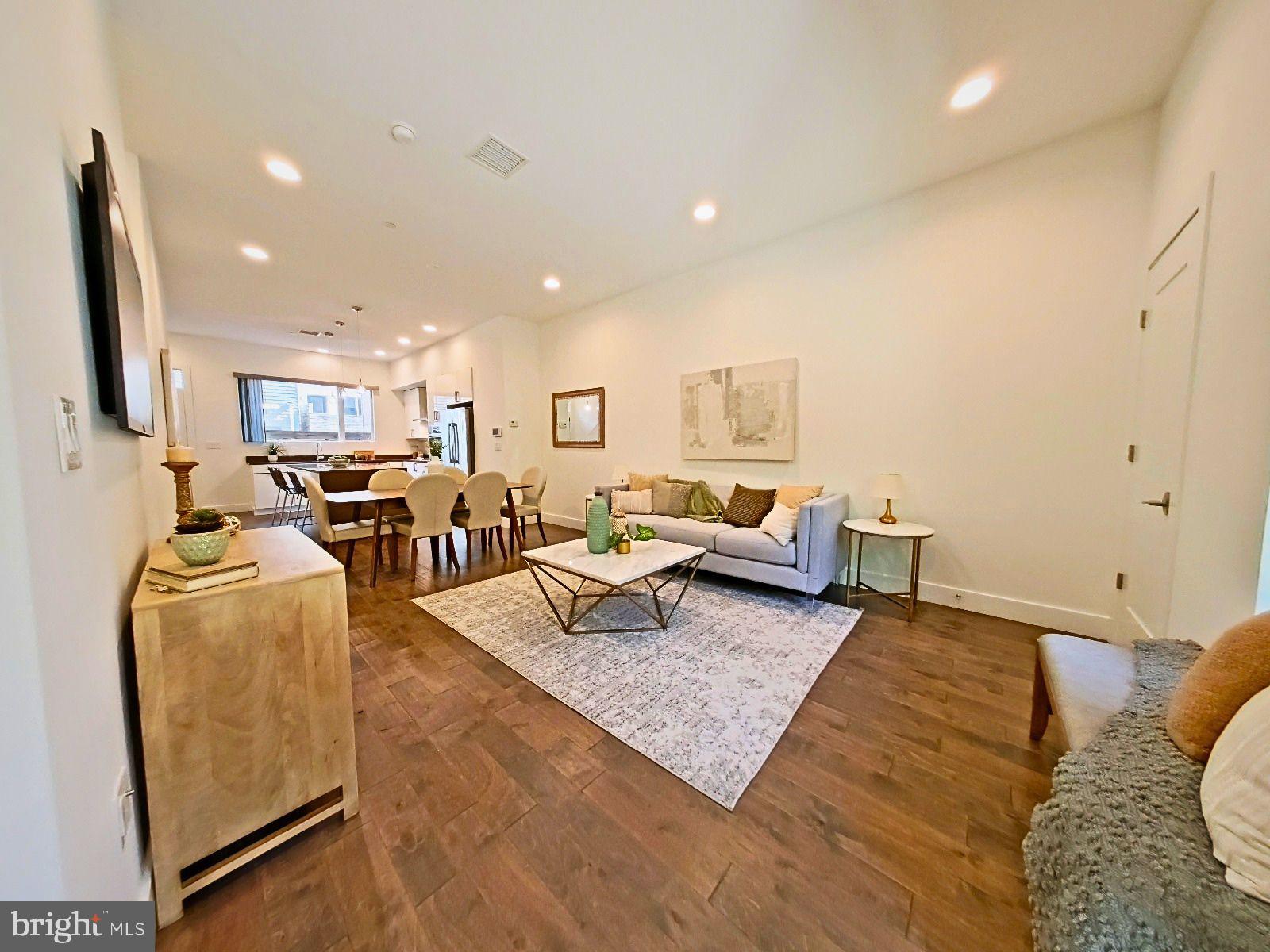421 Wallace Street Philadelphia, PA 19123 - Photo 4 of 41 Living Room