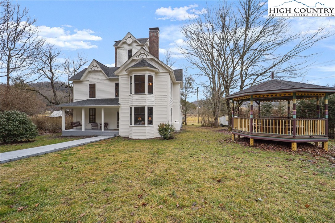 8018 Rominger Road Sugar Grove, NC 28679 - Photo 3 of 50 Gallery Image 3