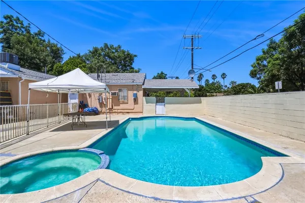 $1,449,999 | 5654 Stansbury Avenue, Sherman Oaks, CA 91401