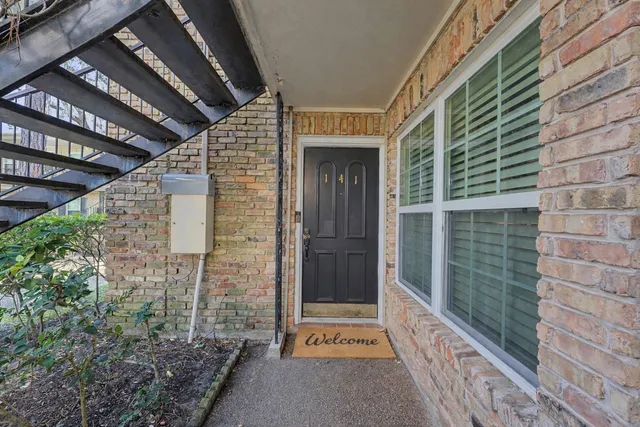 $165,000 | 3224 Timmons Lane, Unit 141, Houston, TX 77027