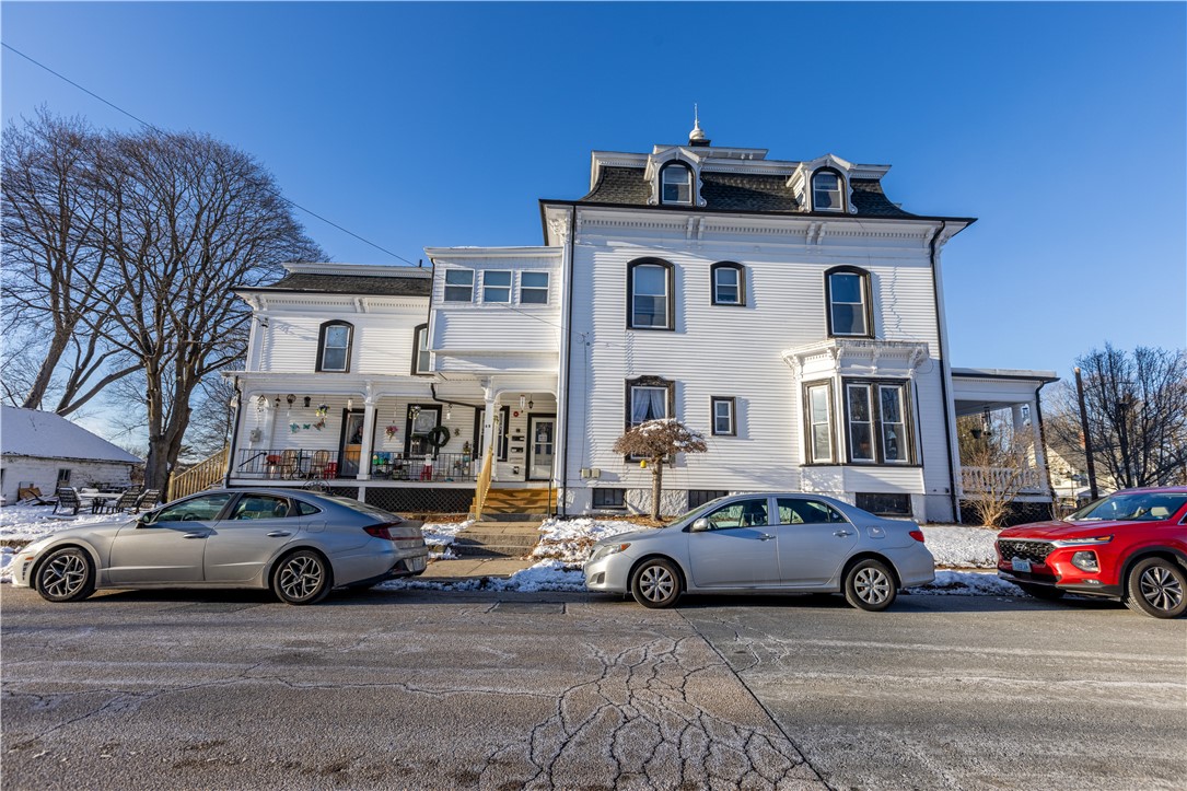 274 Harris Avenue Woonsocket, RI 02895 - Photo 4 of 43