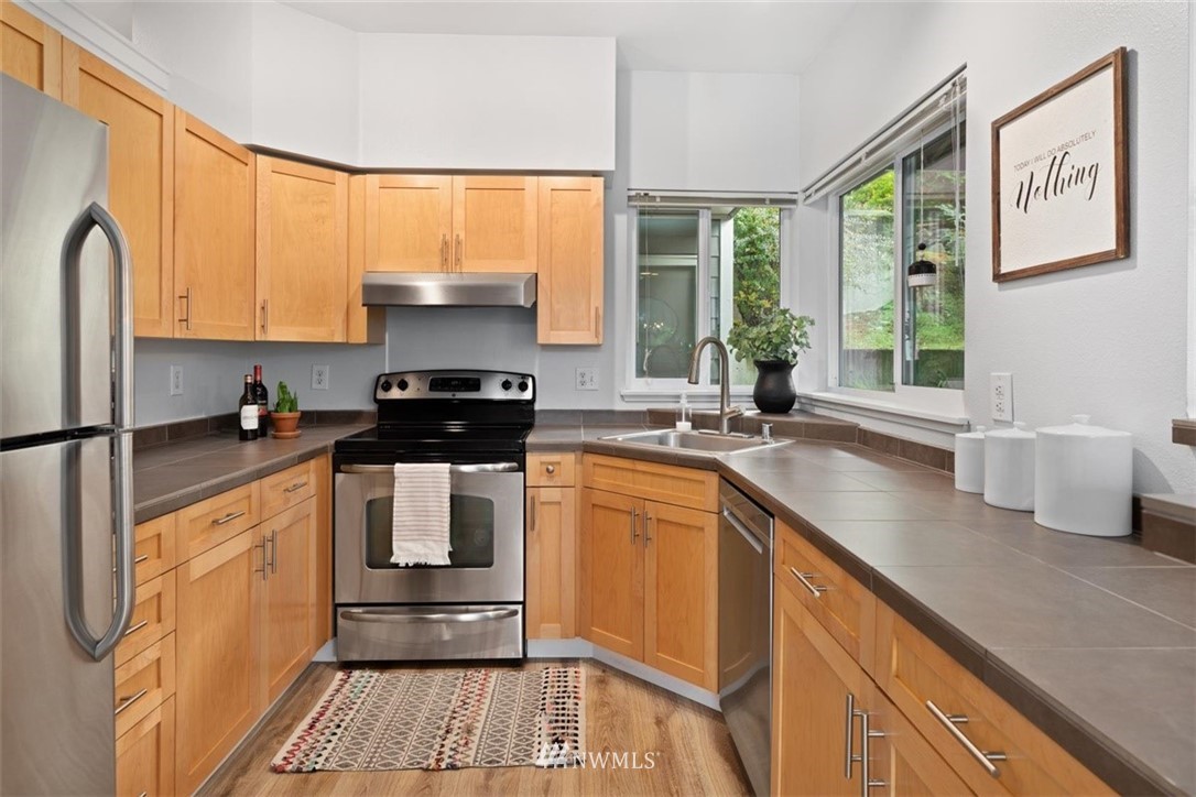 3927 243rd Place Southeast, Unit I102 Bothell, WA 98021 - Photo 8 of 19 Gallery Image 8