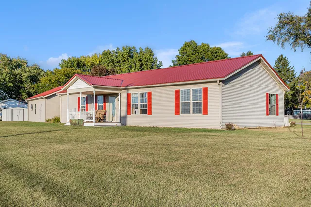 $205,000 | 448 Long Lake Road, Colon, MI 49040