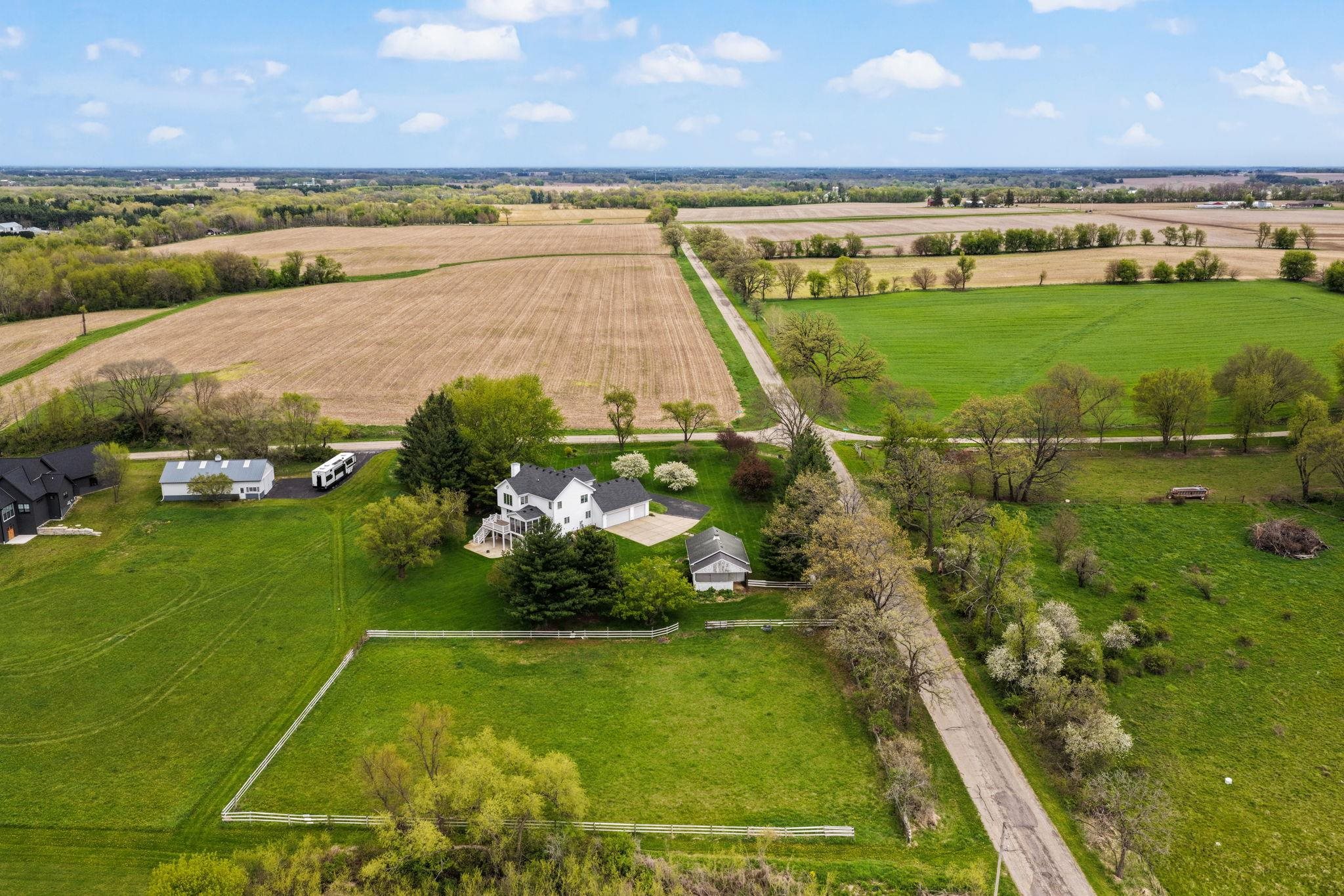 5 Shady Willow Road Brooklyn, WI 53521 - Photo 14 of 71