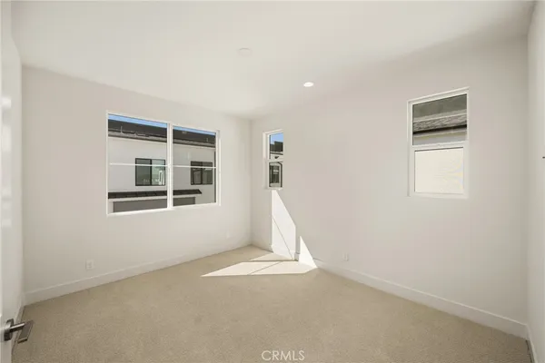 $4,695 | 19031 Main Street, Unit 101, Huntington Beach, CA 92648