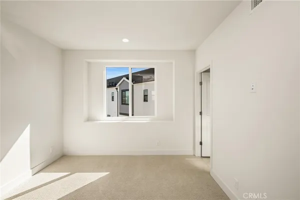 $4,695 | 19031 Main Street, Unit 101, Huntington Beach, CA 92648