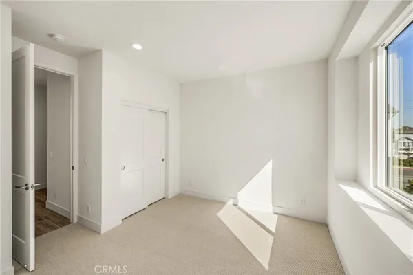 $4,695 | 19031 Main Street, Unit 101, Huntington Beach, CA 92648