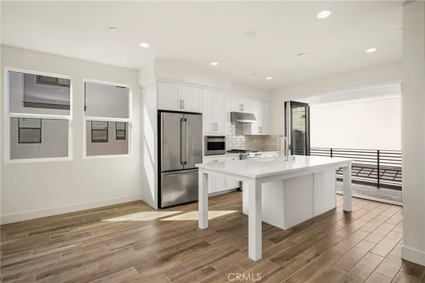 $4,695 | 19031 Main Street, Unit 101, Huntington Beach, CA 92648