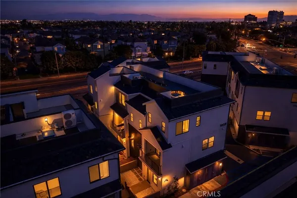 $4,695 | 19031 Main Street, Unit 101, Huntington Beach, CA 92648