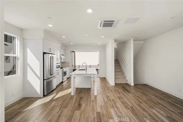 $4,695 | 19031 Main Street, Unit 101, Huntington Beach, CA 92648