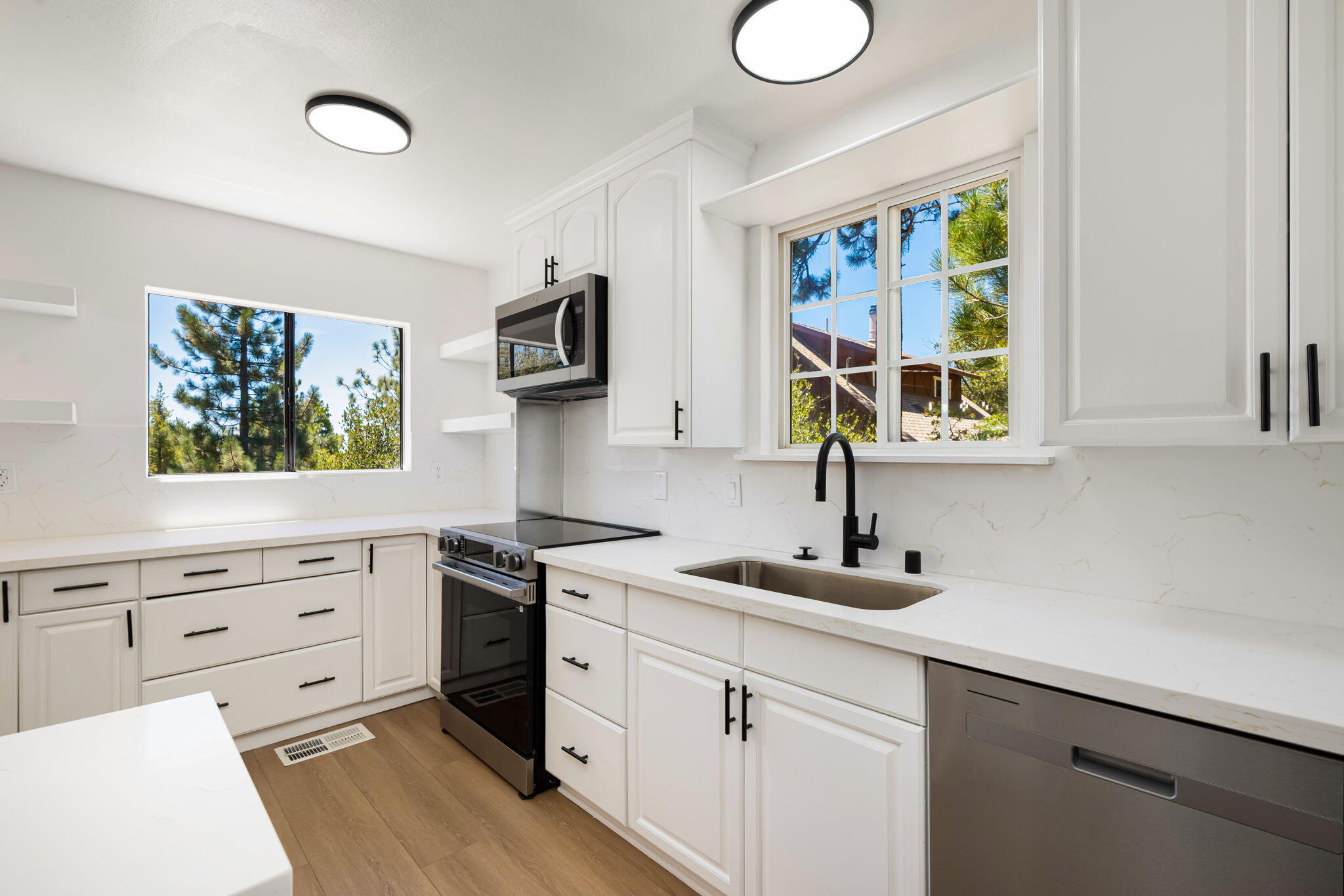 26785 Hopkins Road Idyllwild, CA 92549 - Photo 3 of 28 20-web-or-mls-DFHopkins_OPMG_0726_020