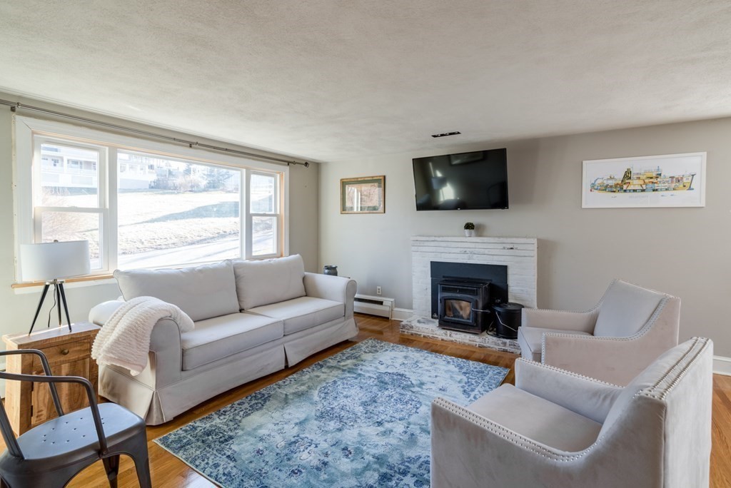 10 Newton Street Hull, MA 02045 - Photo 6 of 20