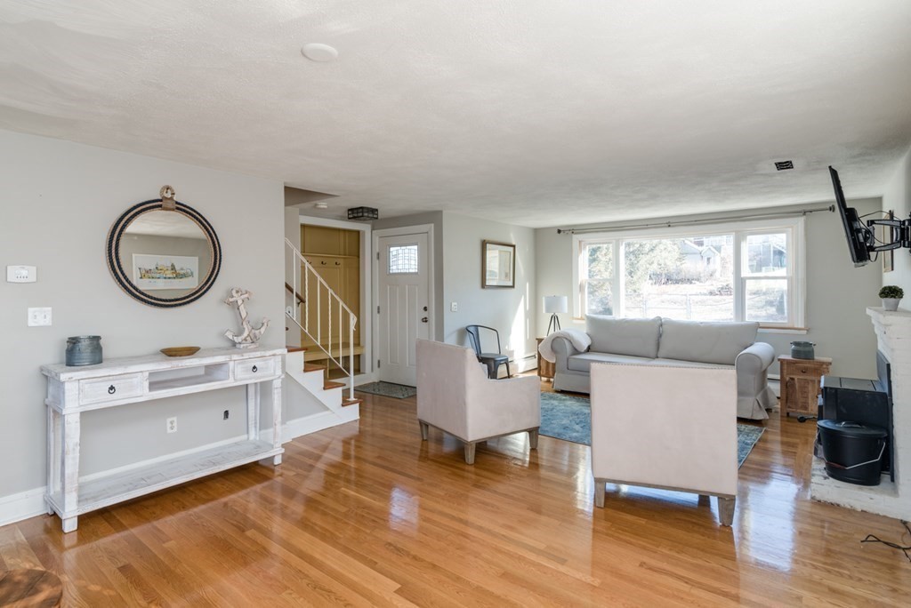 10 Newton Street Hull, MA 02045 - Photo 7 of 20