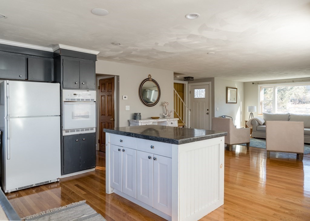 10 Newton Street Hull, MA 02045 - Photo 9 of 20
